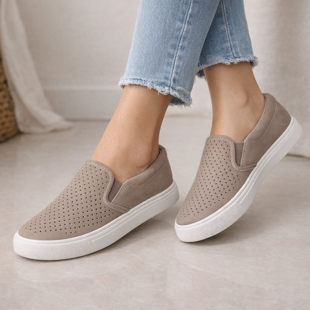 Pierre Dumas Comfort Foam Slip on Sneakers. Medium width. True to size. Taupe